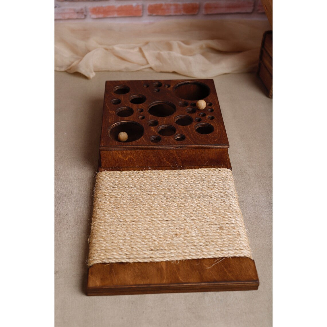 Cat Scratcher: Sisal Rope, Ball Hunt Toy, Cat game