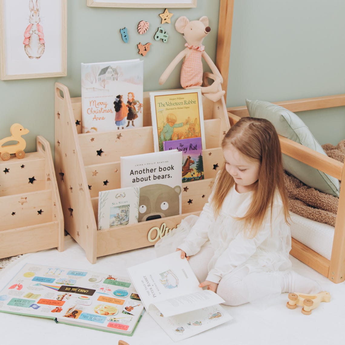 Personalized Montessori Bookshelf with Stars Boho Nursery Bookshelf Wooden Book Starage For Children Minimalist Kids Furniture Grandson Gift