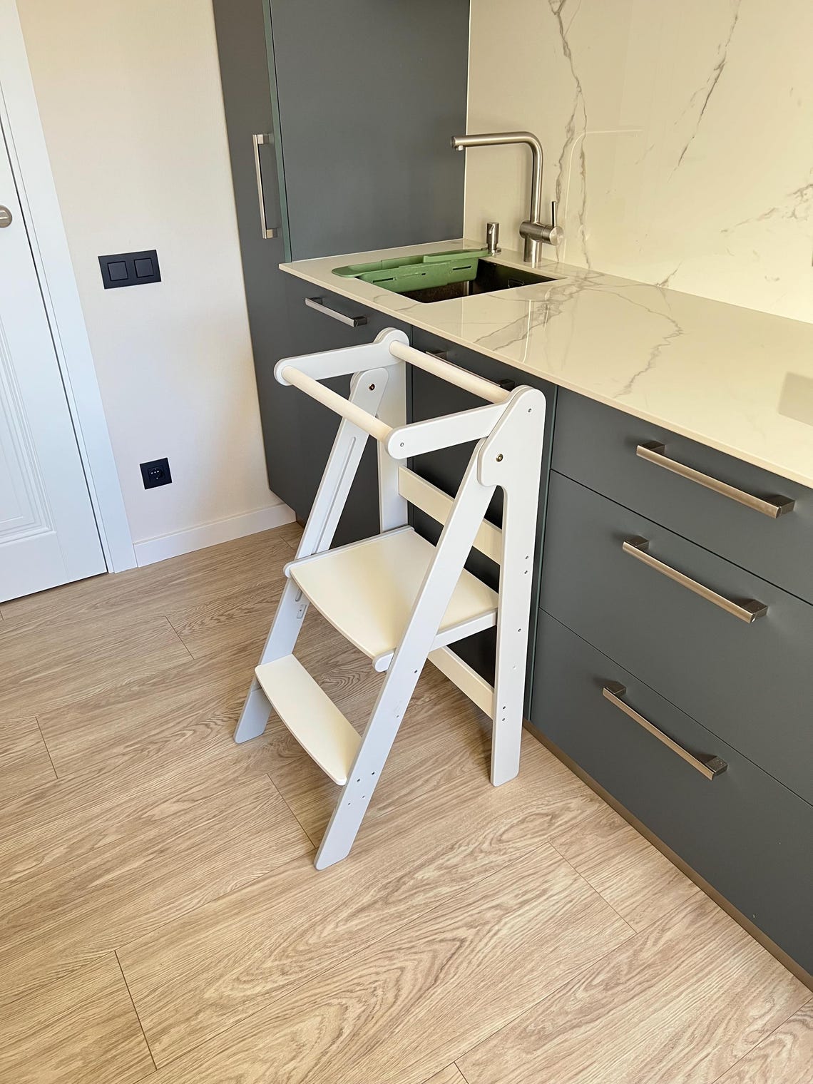 Folding kitchen tower for kids Height adjustable learning step stool for toddlers Montessori tower learning Foldable toddler tower